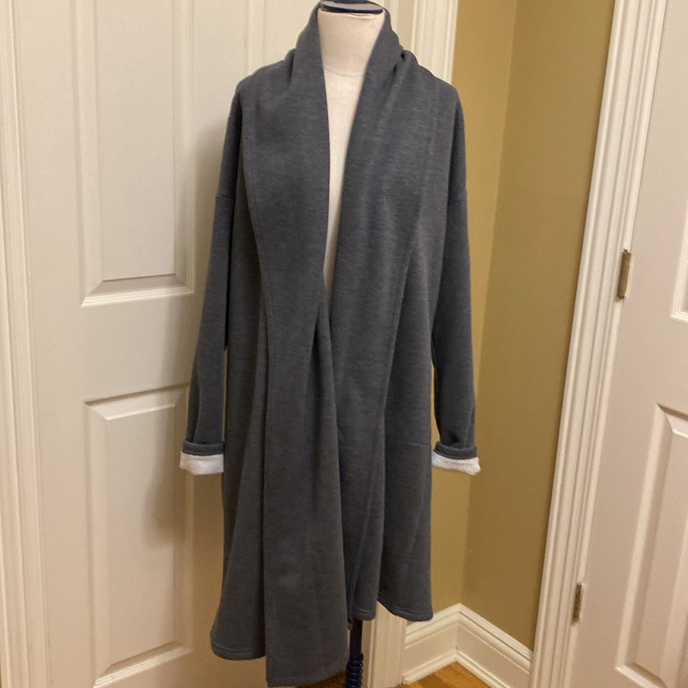 NWT  PRIV Coco Coatigan Gray Medium